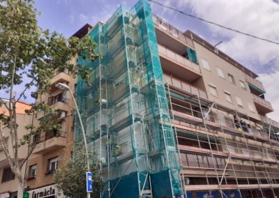 Arreglo de barandillas de fachada